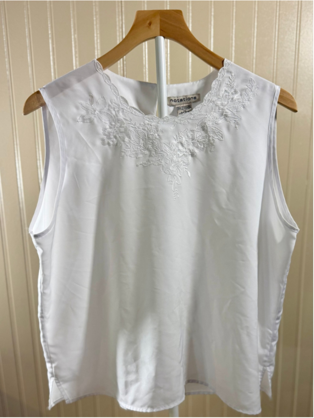 Vintage Notations Floral Embroidered Tank Top White XL Sleeveless Blouse